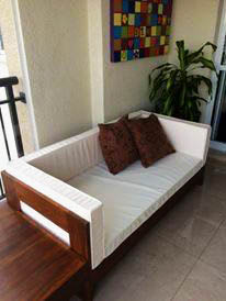 sofa rustico